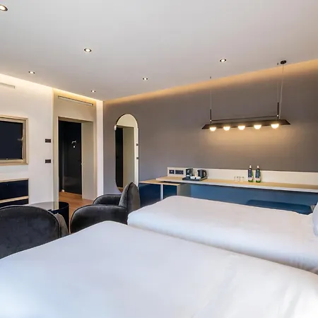 Eurostars La Отель